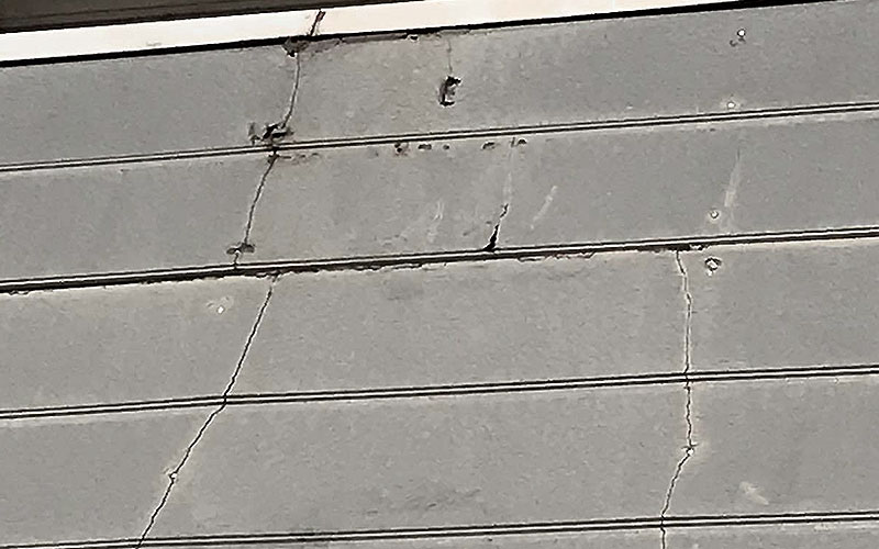 外壁のひび割れ